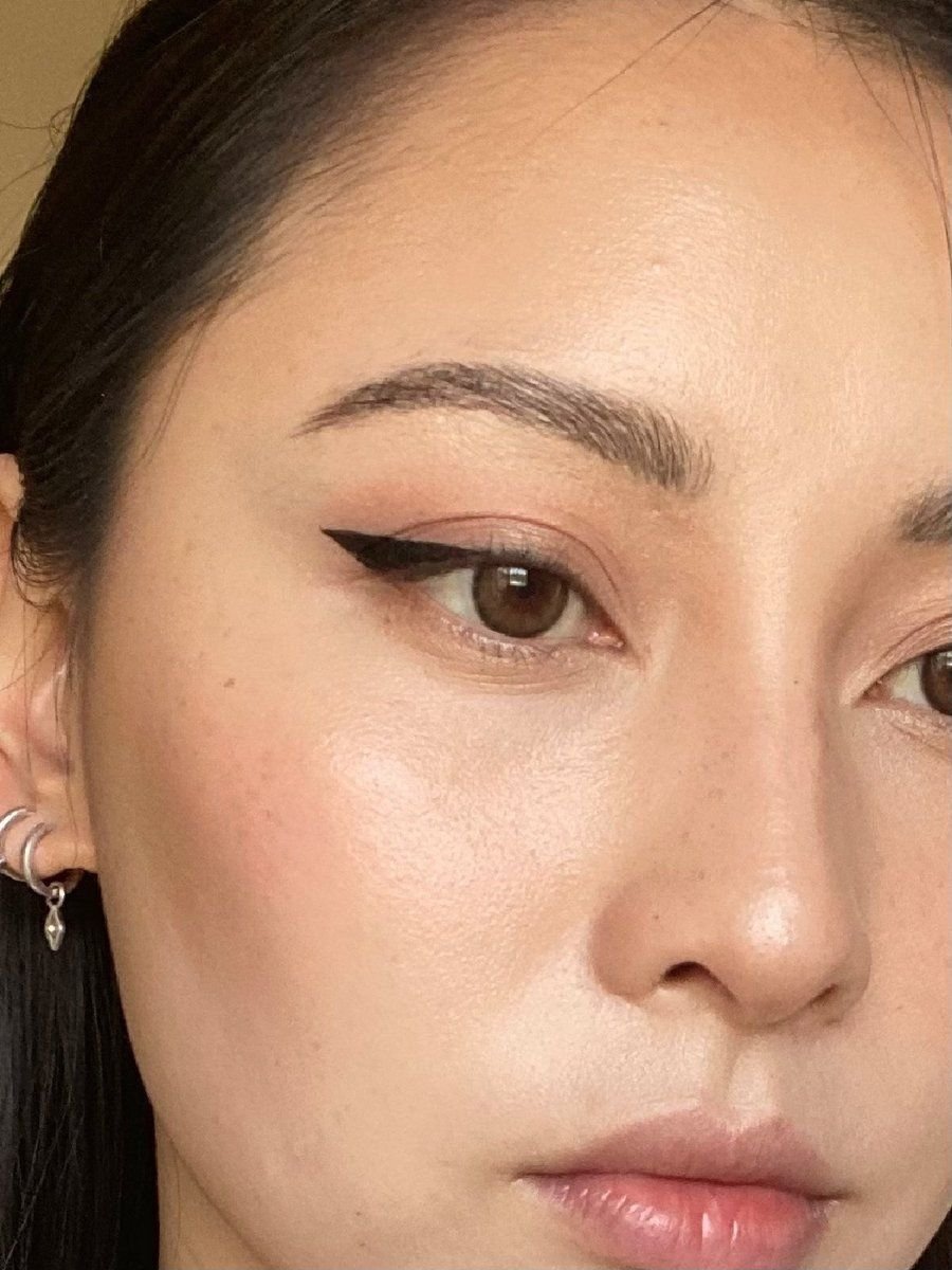 WINGED EYE LINER IN WEDDING MAKEUP
