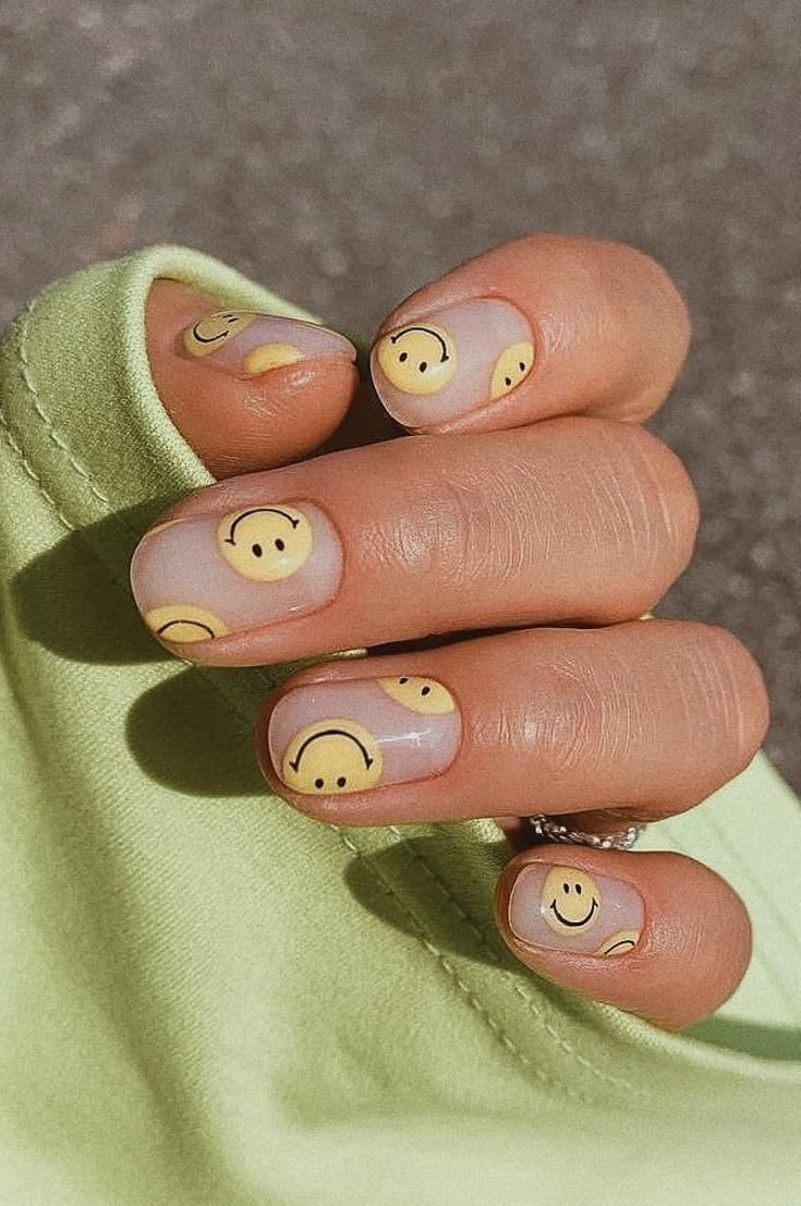 CREATIVE WEDDING MANICURE IDEAS